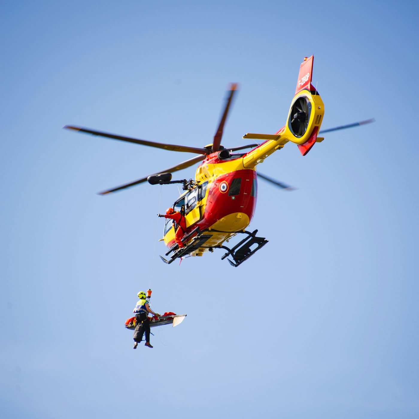 Einsatz am Hang bei Schneefall
